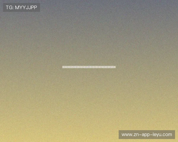 震惊！某明星中锋在社交媒体上大秀身材，结果季后赛篮板数还没他的腹肌数量多